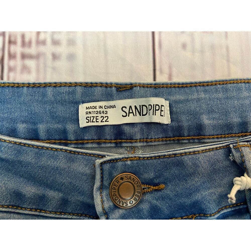 Sandpiper Mid Rise Capri Womens 22 Super Stretch Snap Hem Medium Wash Pocket NWT - Picture 6 of 14
